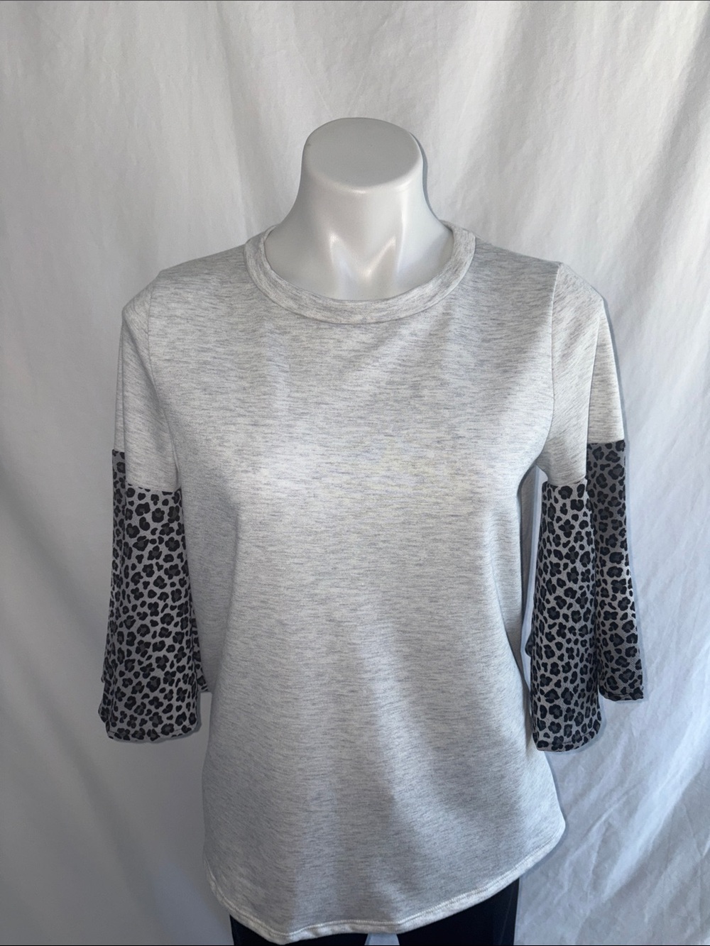 Luna light  Gray Women's Leopard Sleeve Knit Top